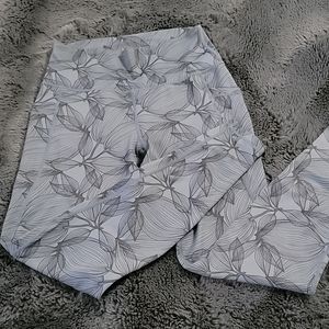 BuffBunny limitless leggings, Size Medium